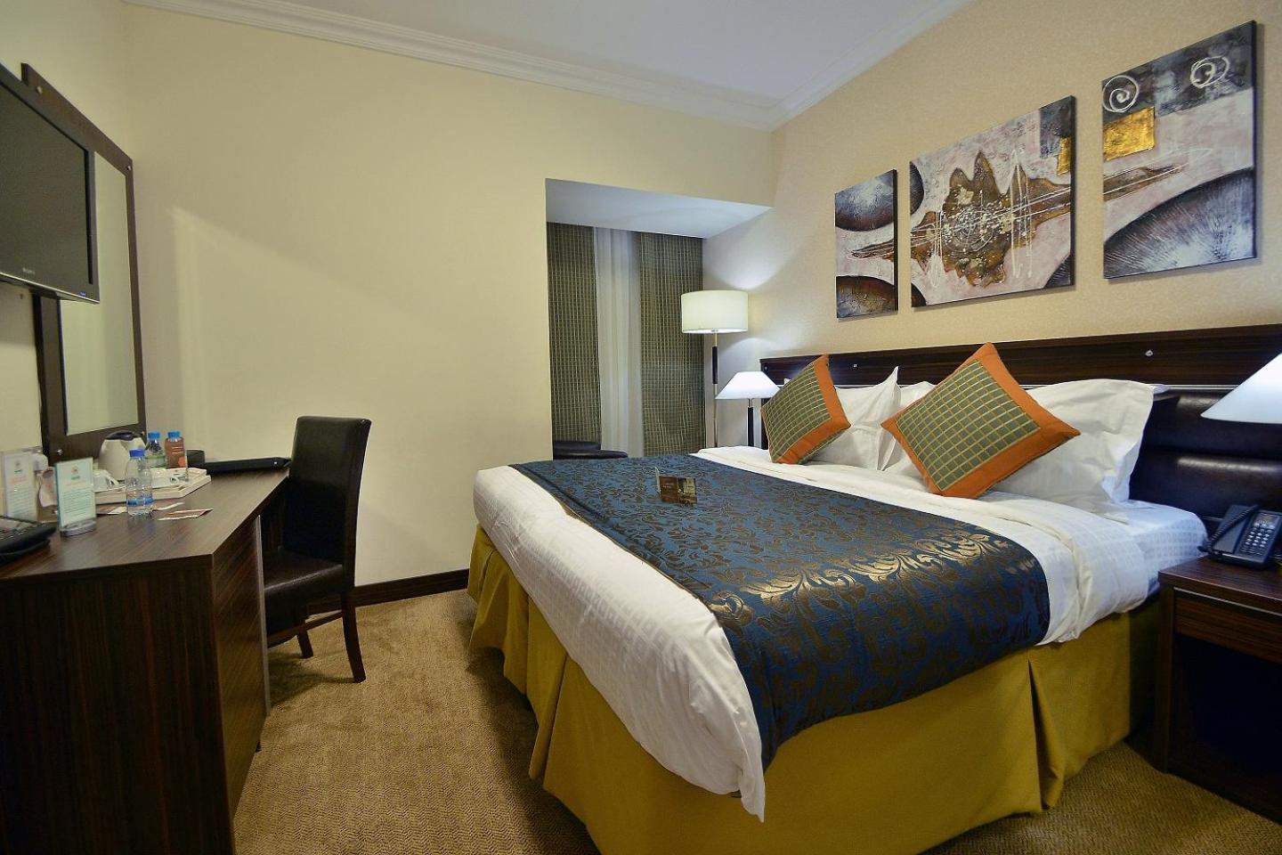 Golden Tulip Al Shakreen Medina Esterno foto