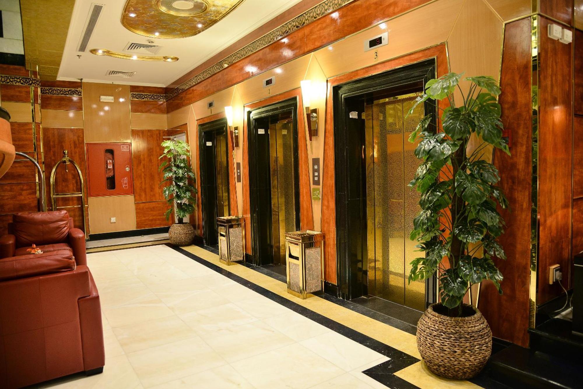 Golden Tulip Al Shakreen Medina Esterno foto