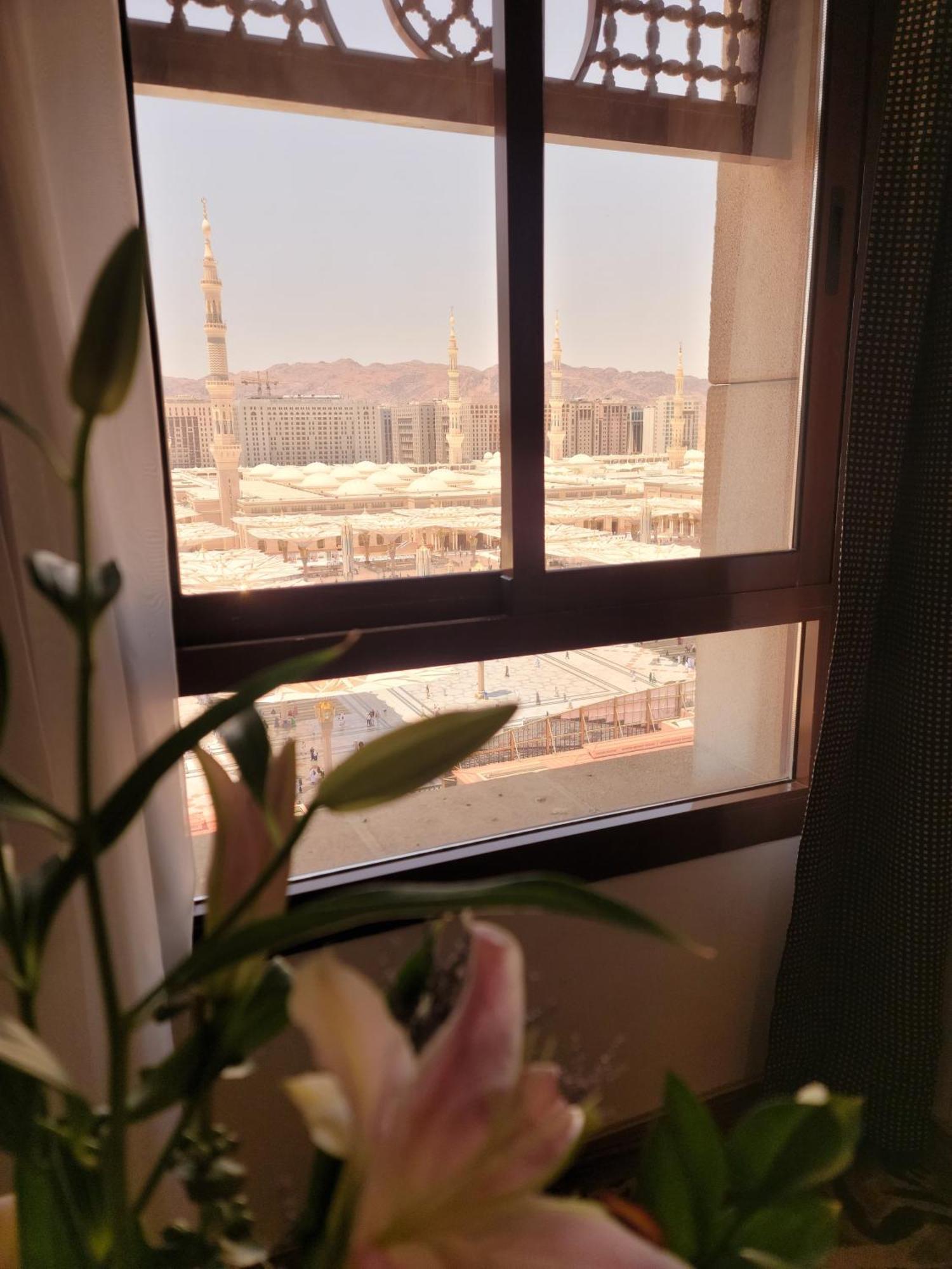 Golden Tulip Al Shakreen Medina Esterno foto