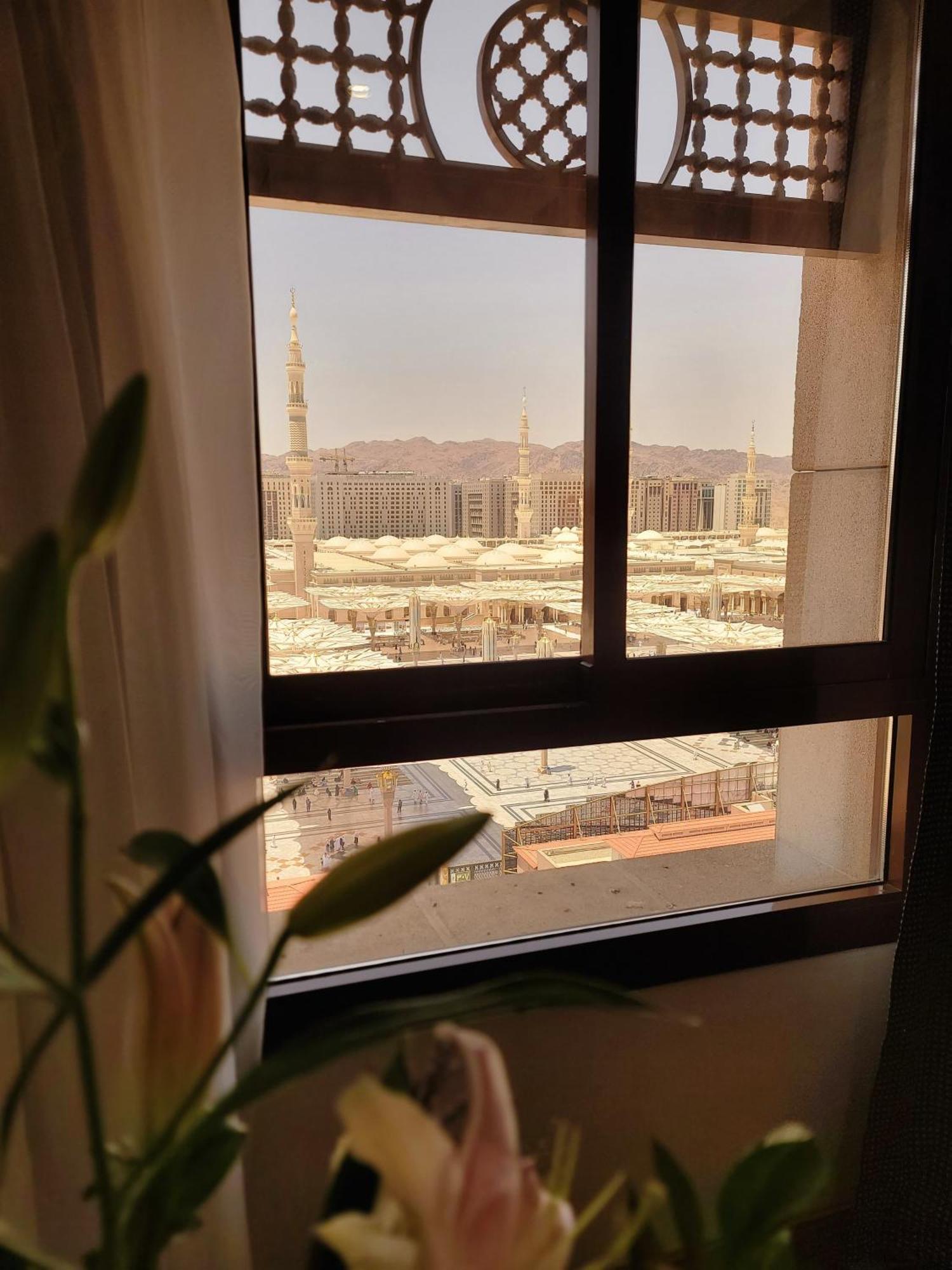 Golden Tulip Al Shakreen Medina Esterno foto