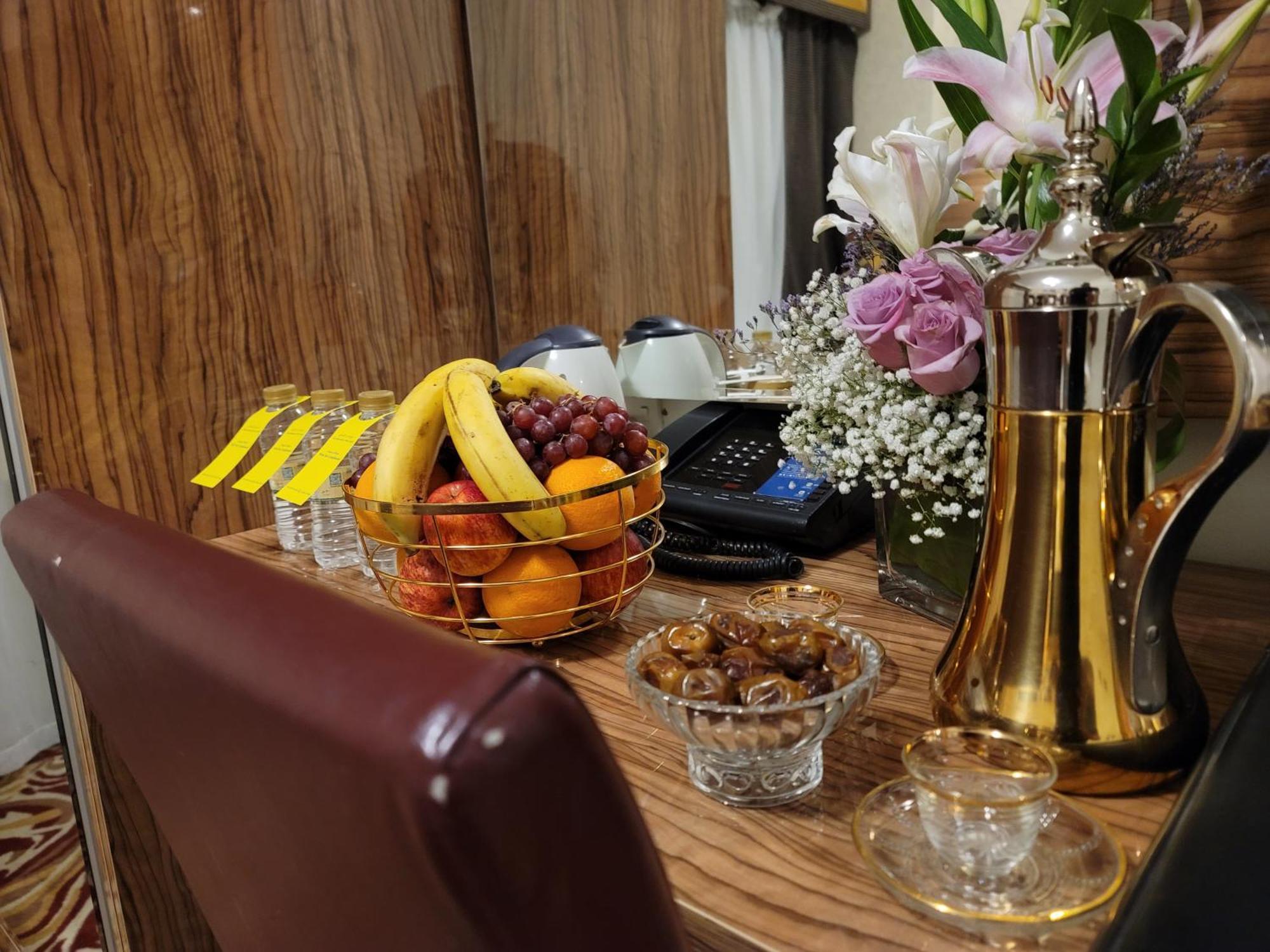 Golden Tulip Al Shakreen Medina Esterno foto