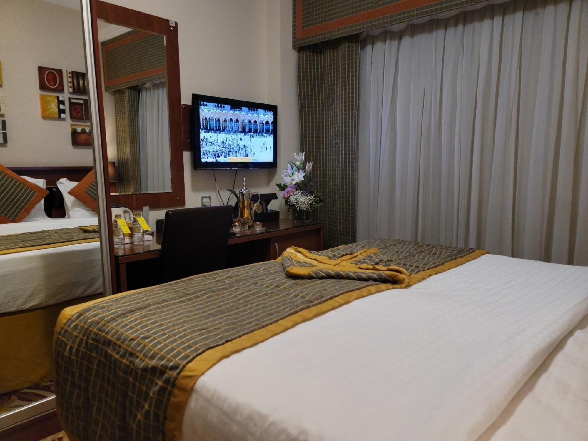 Golden Tulip Al Shakreen Medina Esterno foto